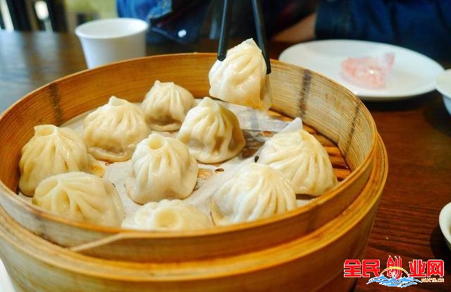 [5千元以下投資小項目]中年大媽開早餐店月收入超5萬 異業聯盟合作共贏