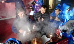 當云端美景遇見“舌尖美食”“雞公山云端創(chuàng)想火鍋季”火熱開啟